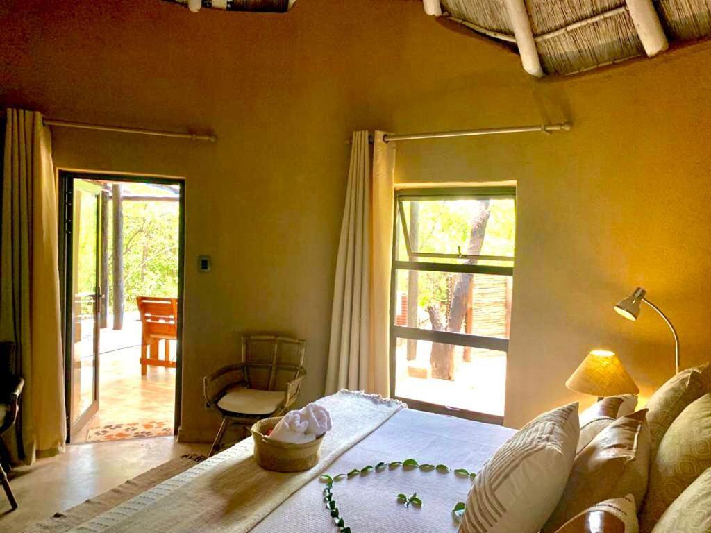 Ikhaya Lamadube Game Lodge Klipdrift Екстериор снимка